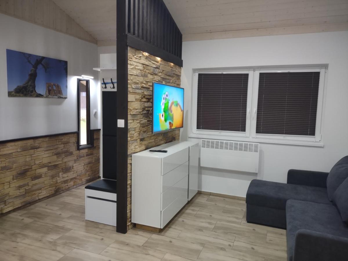 Domek Parterowy Apartamentowy Ostoja 里沃 外观 照片
